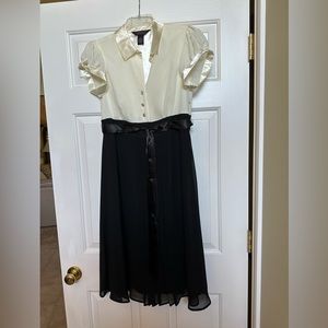 Signature by Robbie Bee Size 6 cocktail dress wedding- shower or romantic dinner